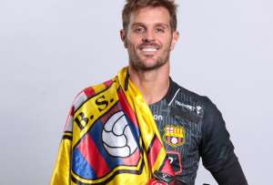 Barcelona está suspendido por deuda con Javier Burrai