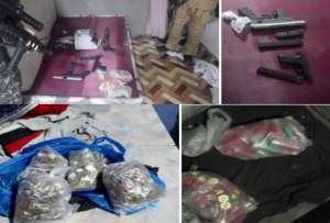 La Policía Nacional decomisó armas, drogas y munición en el operativo contra &#039;Las Águilas&#039;. 