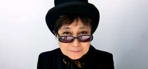 Muestra de Yoko Ono arriba a Quito