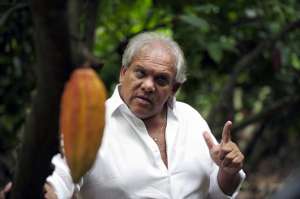 Freddy Bustamante es un empresario que dej&oacute; la ganader&iacute;a para cultivar cacao en Las Mercedes. Fotos: AFP