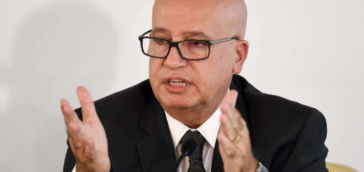 El ministro de Planificaci&oacute;n Valdir Simao en una rueda de prensa. 