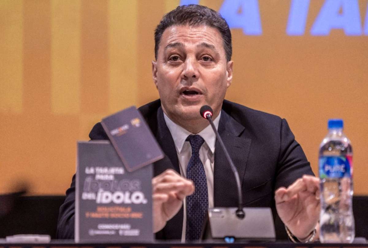 Carlos Alfaro Moreno, presidente de Barcelona SC, durante una conferencia de prensa