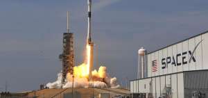 SpaceX lanza 60 sat&eacute;lites al espacio para su red de internet