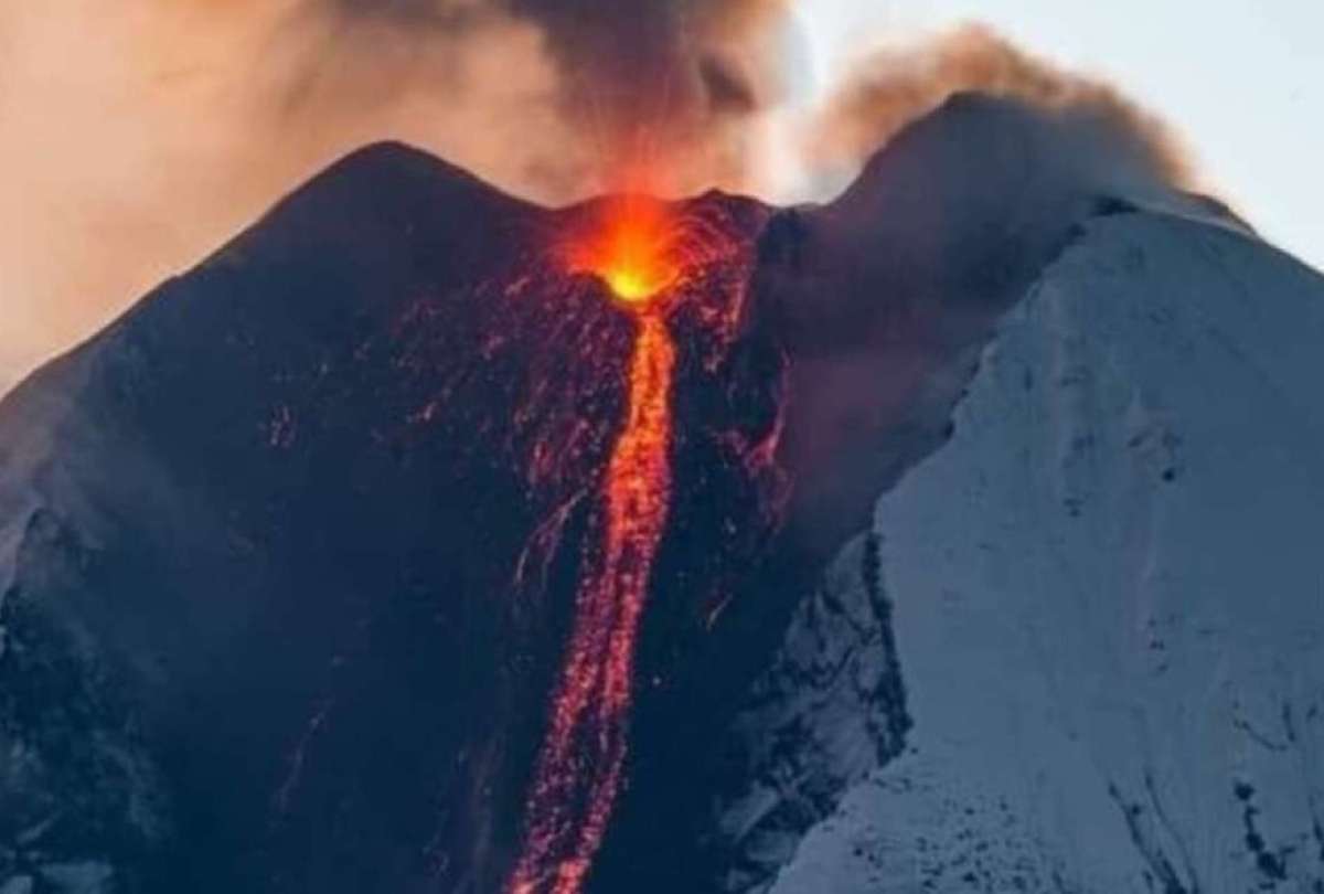 Actividad eruptiva del Sangay generó una quebrada en el volcán