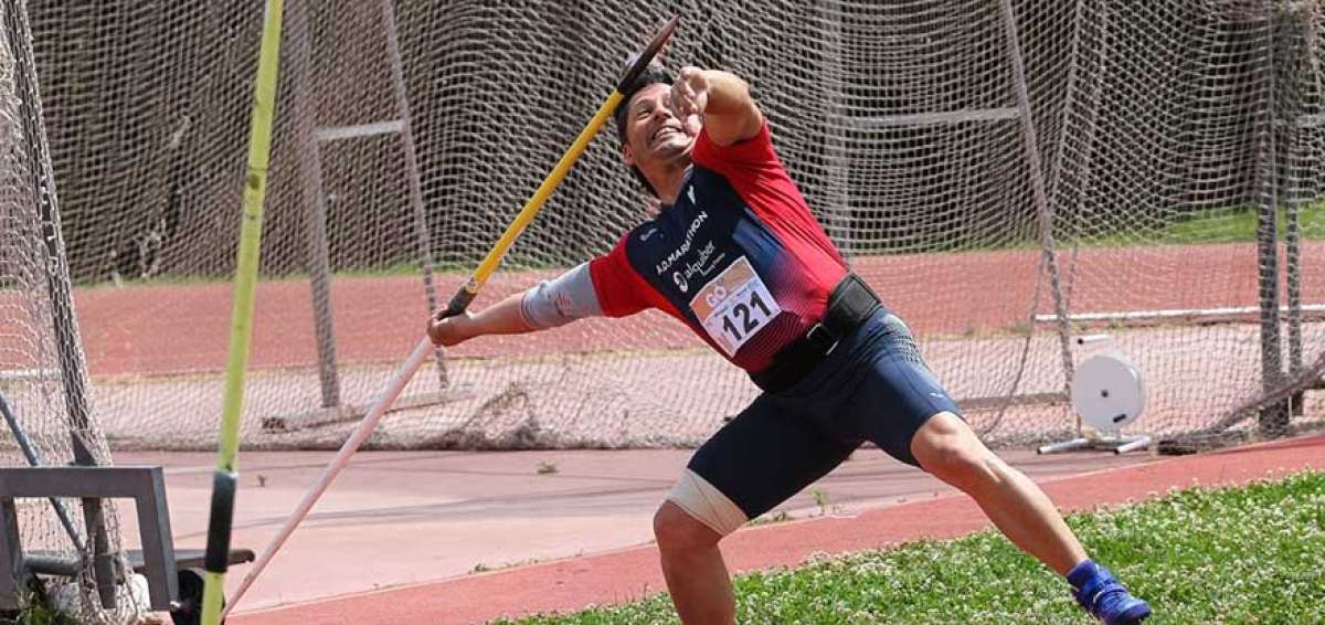 El atleta nacido en Machala, Omar Armas, en uno de los seis intentos, durante el Campeonato de Lanzamiento de Jabalina en tierras espa&ntilde;olas.