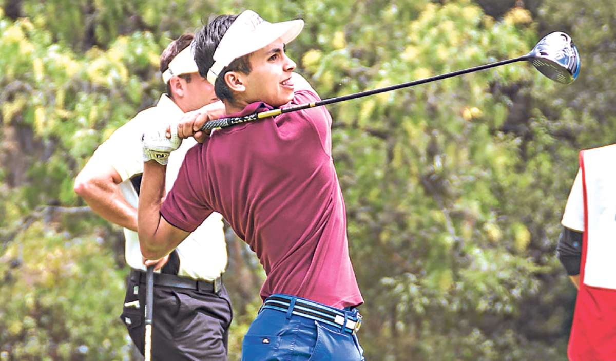 El golfista ecuatoriano Sergio Rom&aacute;n, de 17 a&ntilde;os, durante la jornada de ayer en el Ecuador Open del PGATour Latinoam&eacute;rica, en el Quito Tenis. Foto: Mario Egas / El Tel&eacute;grafo