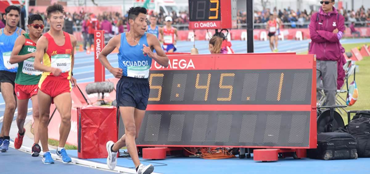 El atleta ecuatoriano, oriundo de La Cocha, lidera la prueba de los 5.000 m en los JJ.OO. de la Juventud.