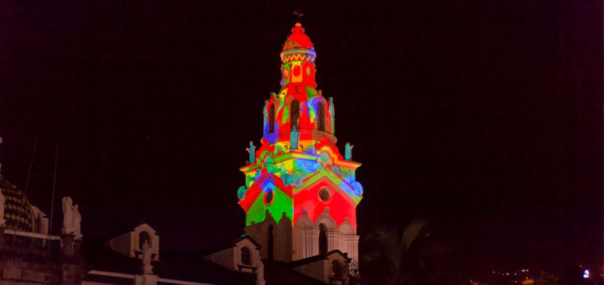 La Catedral es uno de los puntos en los que se escenifica el espect&aacute;culo en estos d&iacute;as.