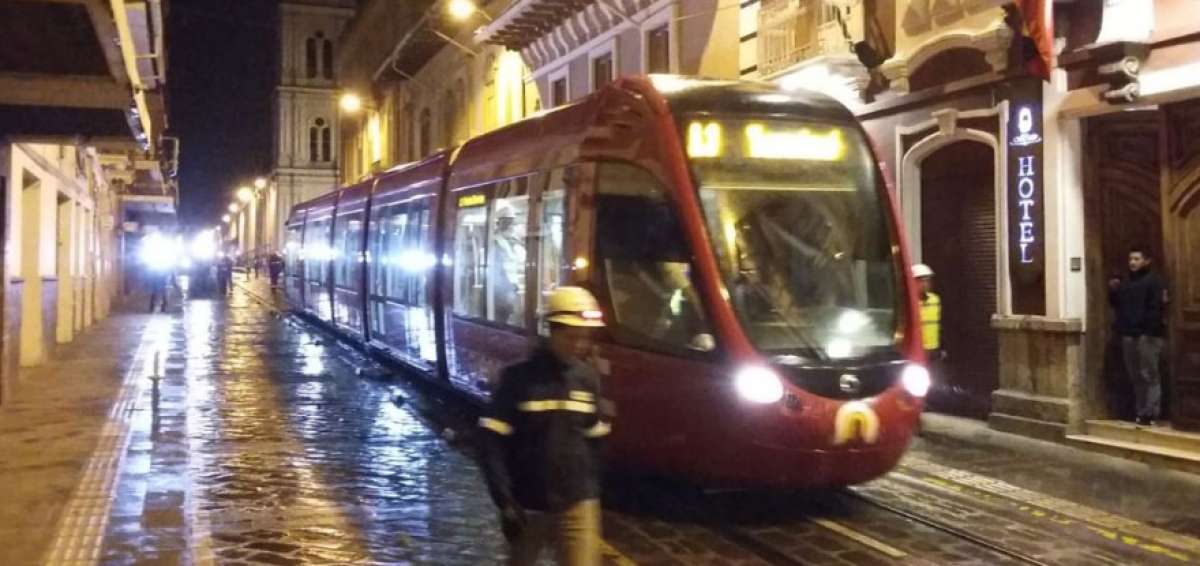 Al recorrer el centro de la ciudad de Cuenca, el Tranv&iacute;a circul&oacute; con t&eacute;cnicos y autoridades de la Municipalidad azuaya durante varias horas.