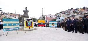 Vicepresidente coloc&oacute; ofrenda floral en Plaza Col&oacute;n