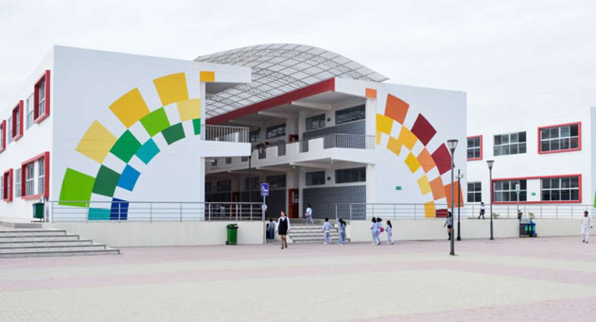 El Colegio R&eacute;plica Mont&uacute;far es una de las apuestas del Gobierno por el fortalecimiento educativo de la capital de la Rep&uacute;blica. Fue inaugurado en 2014. Foto: Archivo/ El Tel&eacute;grafo