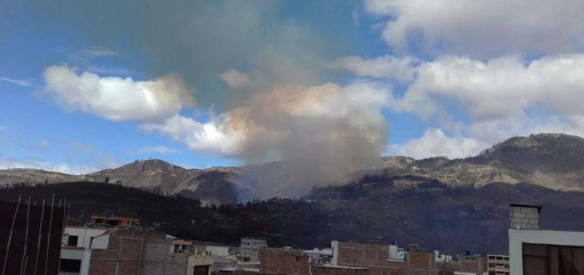 Se registra incendio en sector San Miguel Arc&aacute;ngel, en Imbabura