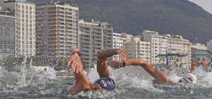 La playa de Copacabana acogi&oacute; la prueba de los 10 kil&oacute;metros, donde los 25 mejores compitieron por el primer lugar.