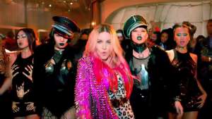 Madonna re&uacute;ne a una constelaci&oacute;n de artistas pop en su nuevo video  