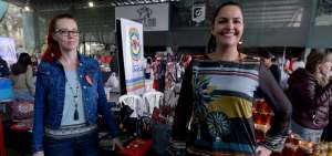 El encuentro de emprendimientos se desarroll&oacute; el s&aacute;bado 12 y domingo 13. En las mesas de cada local se ofrecieron diferentes ofertas.     
