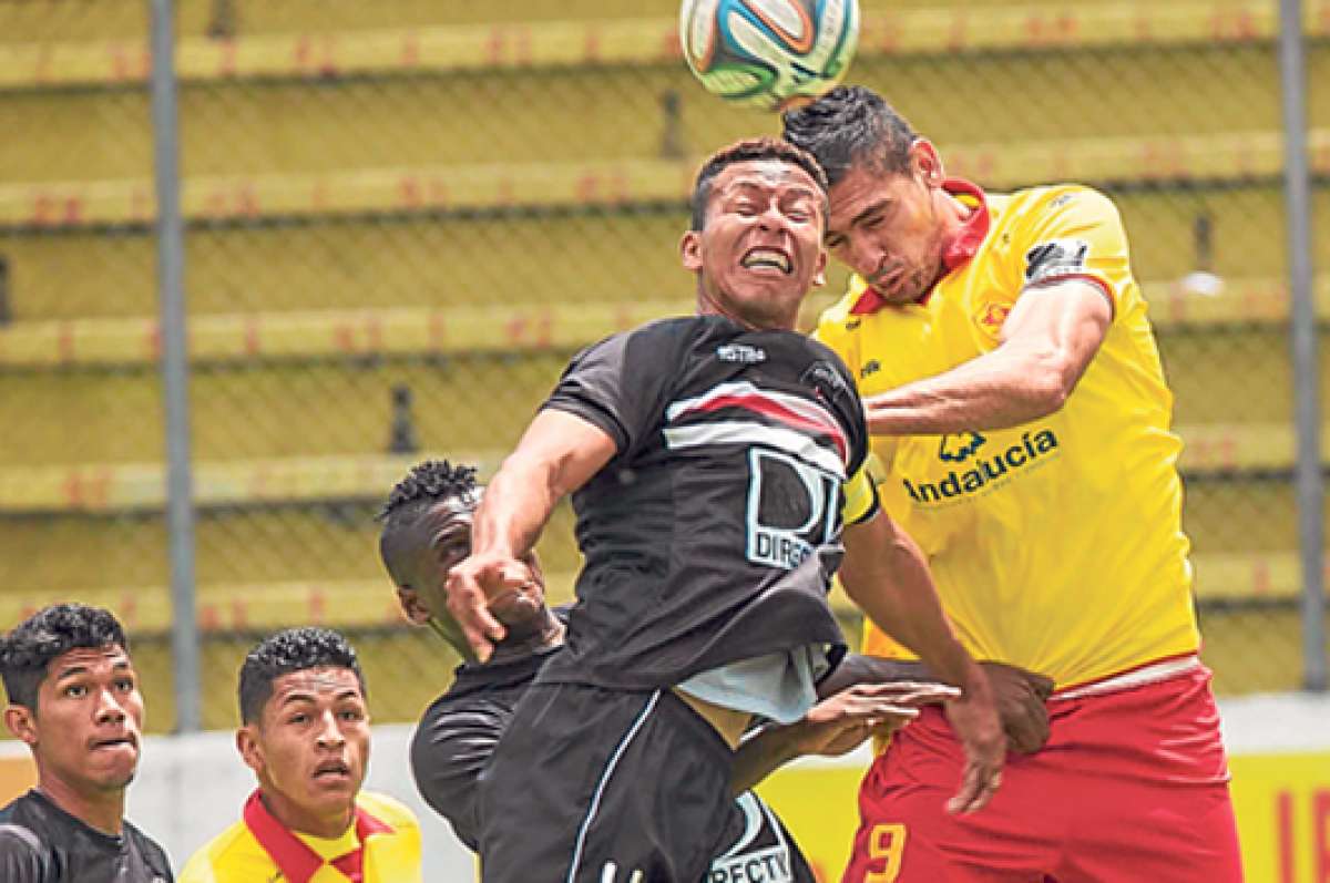 El &lsquo;Pap&aacute;&rsquo; Aucas venci&oacute; ayer, en Quito, 3-1 a River Plate Ecuador.  Luego de 8 a&ntilde;os de decepciones est&aacute; cerca de ascender. Foto: Fernando Sandoval.