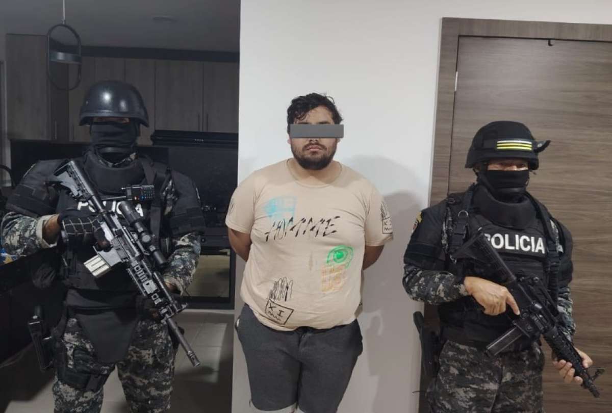 En un operativo simultáneo realizado la madrugada del 24 de octubre, la Policía Nacional y la Fiscalía capturaron a agentes penitenciarios, militares y presos vinculados con la fuga de alias 'Fede'.