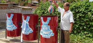 Jorge Mieles es uno de los moradores del barrio 15 de Abril que se comprometi&oacute; a mantener la zona limpia.