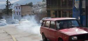 La contaminaci&oacute;n ambiental es la principal causa por la que los carros no aprueban la Revisi&oacute;n Vehicular.