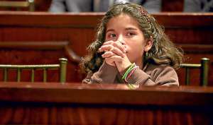 La ni&ntilde;a de 11 a&ntilde;os salv&oacute; a sus 3 hermanitos en 2013. El Consejo de Participaci&oacute;n Ciudadana reconoci&oacute; en Quito a otras 145 personas. Foto: Santiago Aguirre.