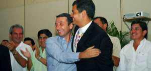 Vinicio Alvarado (i) fue pieza fundamental en las campa&ntilde;as pol&iacute;ticas de Rafael Correa.