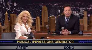 Christina Aguilera sorprende al imitar a Shakira y a Britney Spears 