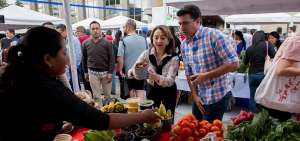 Se estima que el ahorro en la compra de estos productos, en las ferias, oscila entre el 35% y el 40% con respecto a los precios de los supermercados. 