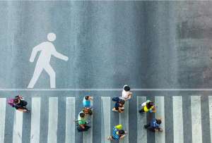 ¿Cuáles son las obligaciones de los peatones en las calles?
