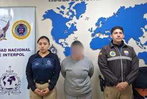 Alias &ldquo;La Se&ntilde;ora&rdquo; fue detenida en el aeropuerto Jos&eacute; Joaqu&iacute;n de Olmedo tras su deportaci&oacute;n desde Estados Unidos.