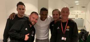Valencia visibiliza a integrantes del Manchester United