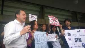Los antitaurinos piden que no se permitan en Quito espect&aacute;culos con muerte, tortura y maltrato contra los animales. Foto: Miguel Jim&eacute;nez/ EL TEL&Eacute;GRAFO