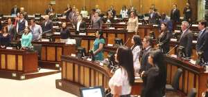 Asamblea insistir&aacute; en el comiso sin sentencia, pero con otro proyecto