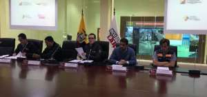 Autoridades de la CTE, ANT, Ministerios de Transporte y Obras P&uacute;blicas y del Interior, durante la rueda de prensa. 
