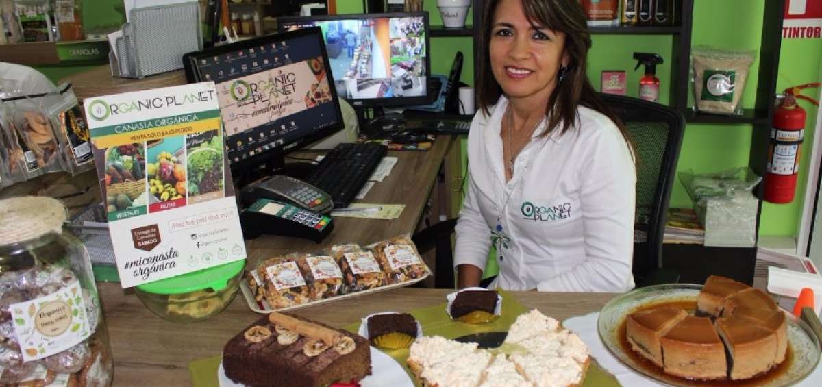 Hace cuatro meses consider&oacute; impulsar y ponerse un negocio en el que se  vendan alimentos org&aacute;nicos. As&iacute; inici&oacute; con su local de comida natural sin qu&iacute;micos.