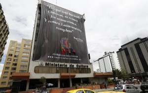 Edificios p&uacute;blicos lucieron hoy pancartas en el d&iacute;a internacional Anti-Chevron. Foto: El Ciudadano
