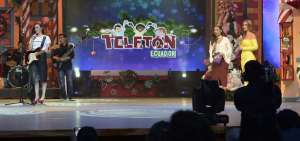 Las presentadoras Mar&iacute;a Bel&eacute;n Gonc&aacute;lvez y Carolina Jaume junto a la cantante quite&ntilde;a Do Blanco participan en el show de la Telet&oacute;n. 