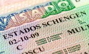 Espa&ntilde;a solicit&oacute; a la UE que exima a los ecuatorianos del visado Schengen