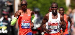 &rarr;Eliud Kipchoge (der.) y Mo Farah (izq.) protagonizar&aacute;n un duelo de alto nivel en el Marat&oacute;n de Londres.