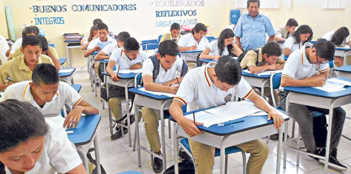 El proceso de capacitaci&oacute;n de los alumnos se cumple diariamente, de 12:00 a 13:00. Foto: Rodolfo P&aacute;rraga / El Tel&eacute;grafo