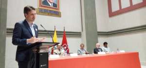 El canciller brind&oacute; conferencia magistral sobre Justicia Fiscal Global en la UG