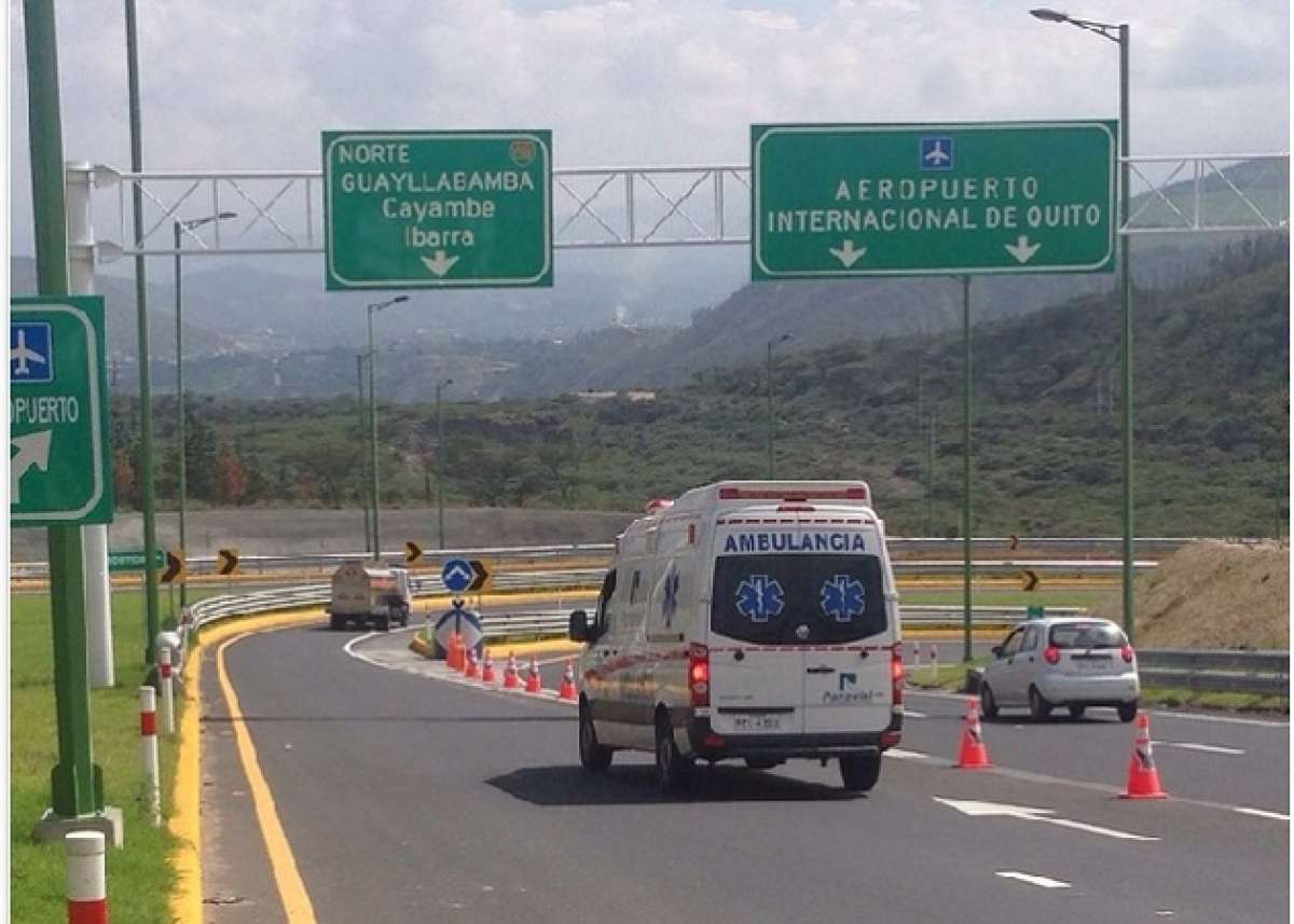 Los 2 carriles de la v&iacute;a se encuentran habilitados. Foto: &Aacute;lvaro P&eacute;rez/ EL TEL&Eacute;GRAFO