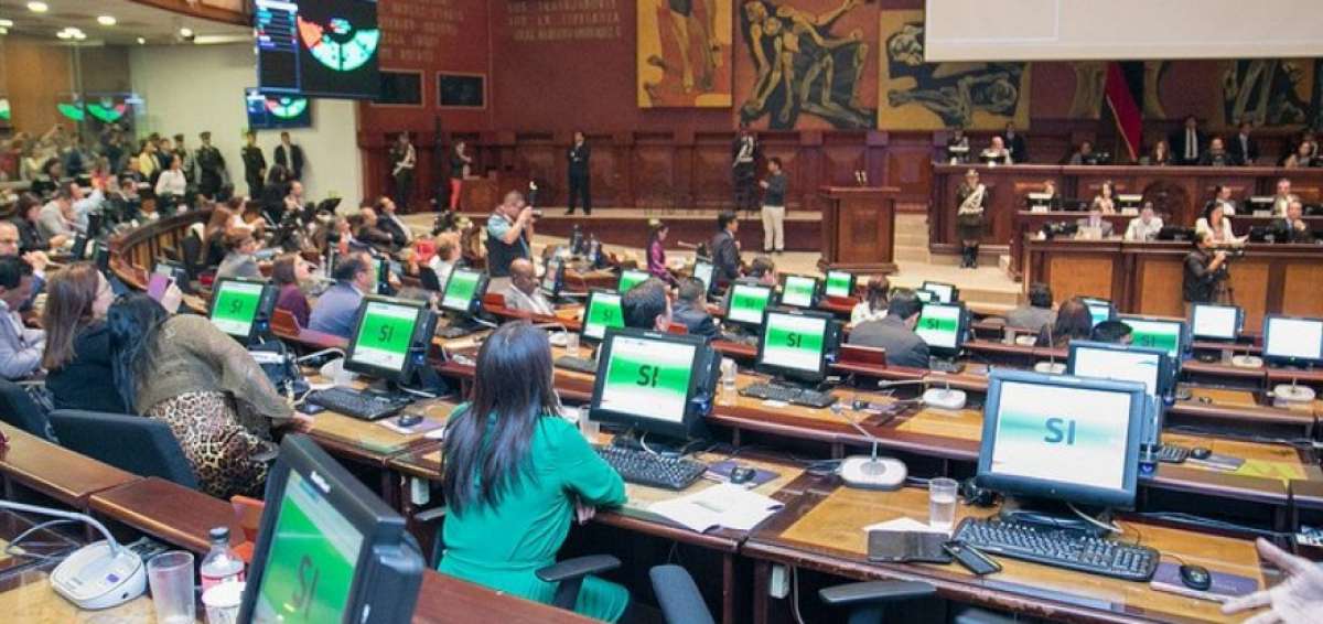 La Asamblea convoc&oacute; al secretario de la Presidencia, Eduardo Jurado, para que informe sobre hechos relacionados con los cobros ilegales de la banca.