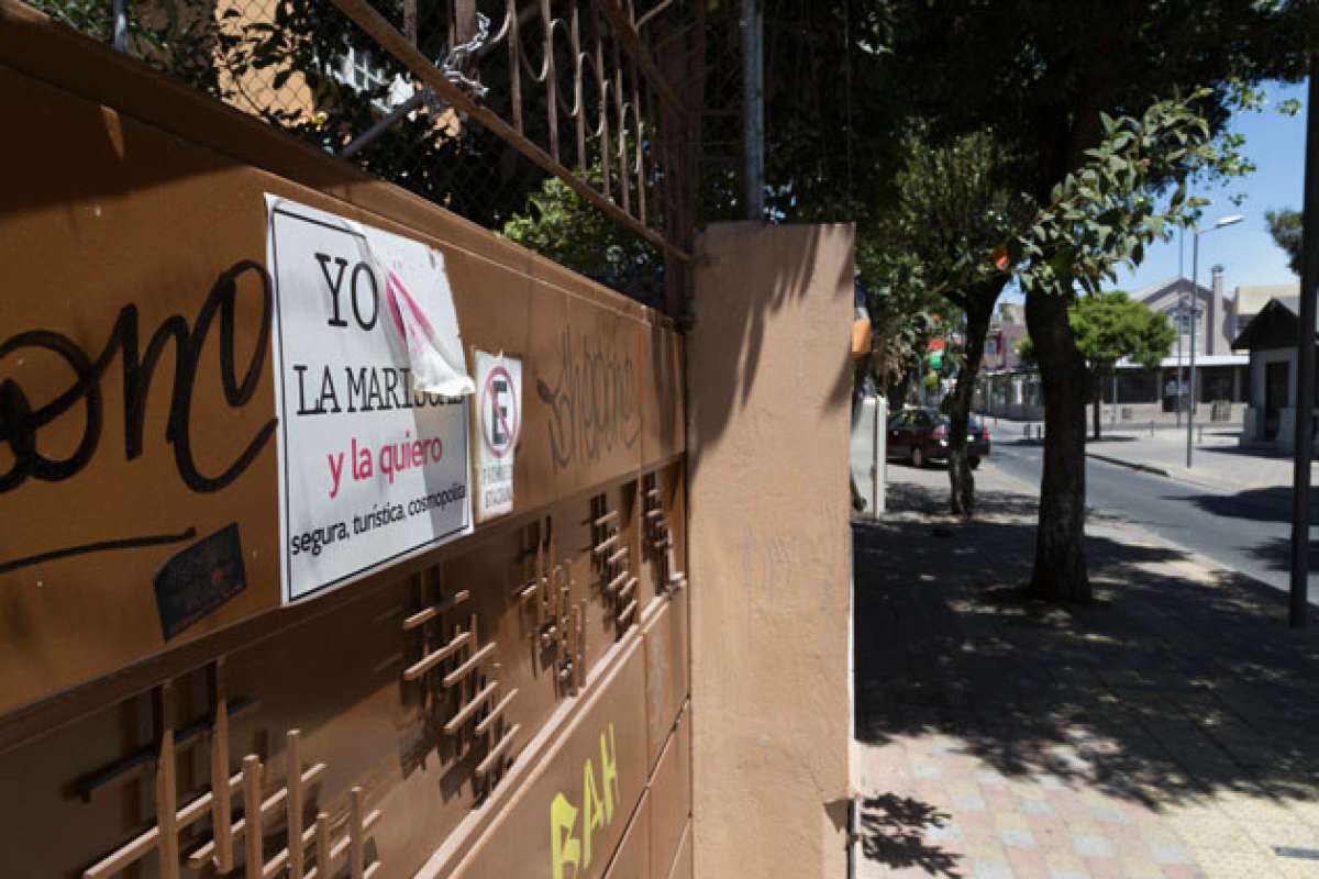 Muy pocas personas transitan las ma&ntilde;anas de los s&aacute;bados por la av. Amazonas en el sector de La Mariscal, en Quito. Foto: Mario Egas/ El Tel&eacute;grafo