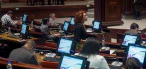  Mar&iacute;a Augusta Calle, presidenta de la Comisi&oacute;n de Soberan&iacute;a y Relaciones Internacionales, durante su intervenci&oacute;n.
