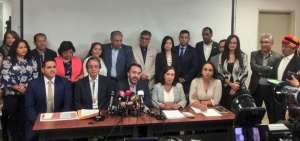 Exdirigentes de Alianza PAIS participaron en una rueda de prensa este jueves 9 de mayo.