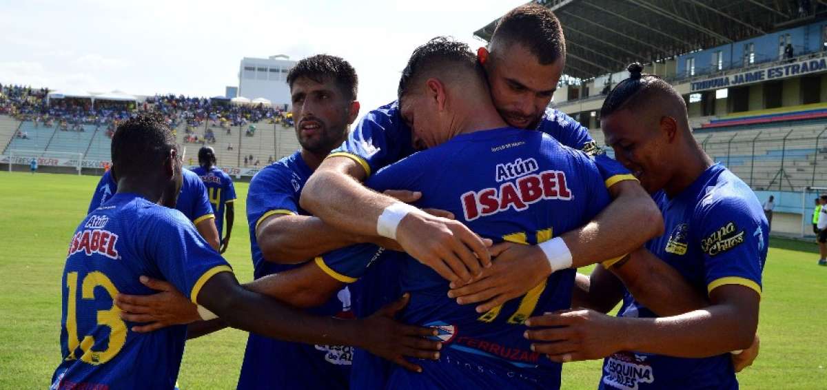 Delf&iacute;n gole&oacute; 5 a 1 a Fuerza Amarilla