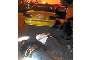 El carro que conduc&iacute;an los delincuentes aparentaba ser un taxi legal.