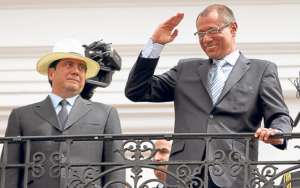El expresidente paname&ntilde;o, Mart&iacute;n Torrijos (izquierda), observ&oacute; el cambio de guardia en el palacio de Carondelet junto con el vicepresidente Jorge Glas. Foto: Cortes&iacute;a / Presidencia de la Rep&uacute;blica