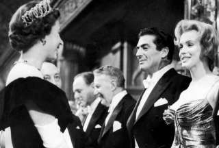 Sale a la luz un video del día en que Marilyn Monroe conoció a la reina Isabel II