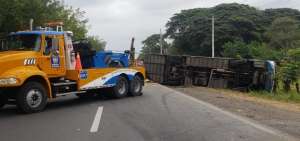 El accidente involucr&oacute; a un bus y un tr&aacute;iler. 